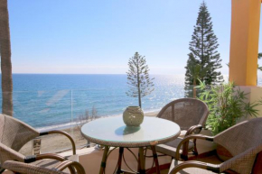 Estepona West Beachfront Apartment JANINE